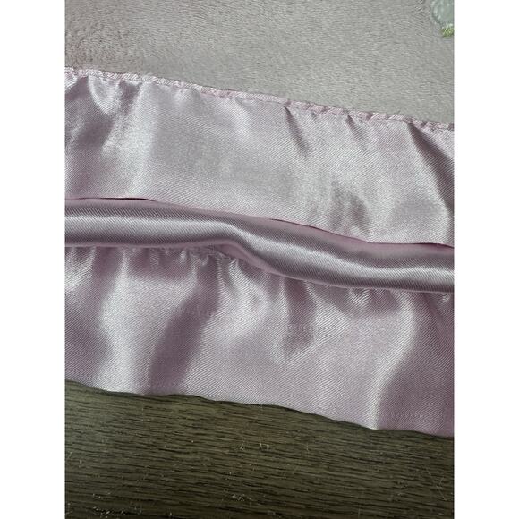 Carters Soft Pink Baby Blanket Satin Backing & Trim White Flowers 30x40 Rare - Picture 5 of 9
